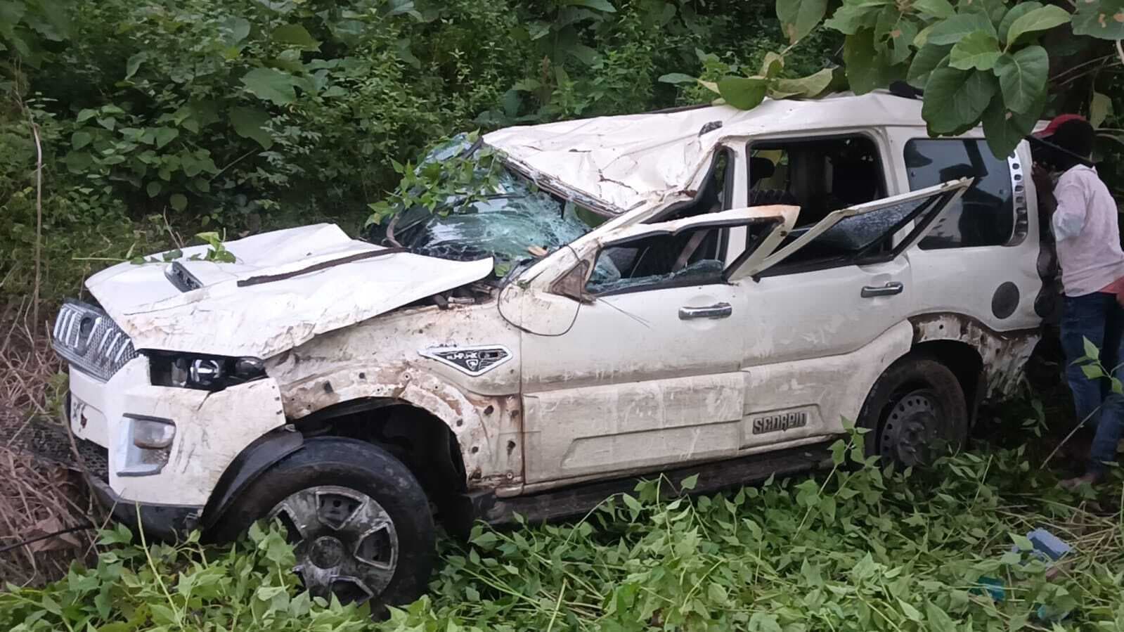 हादसा : कारूडीह के पास स्कॉर्पियो पलटी, कोई हताहत नहीं