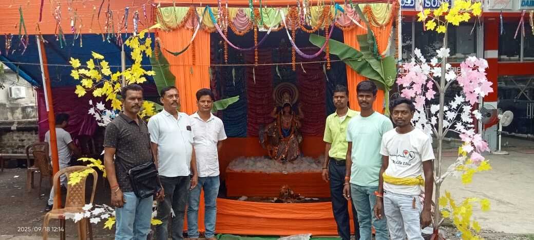 जिले भर में धूमधाम से संपन्न हुई विश्वकर्मा पूजा