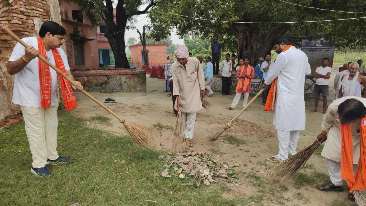 पीएम के जन्मदिन पर भाजपा ने चलाया स्वच्छता अभियान