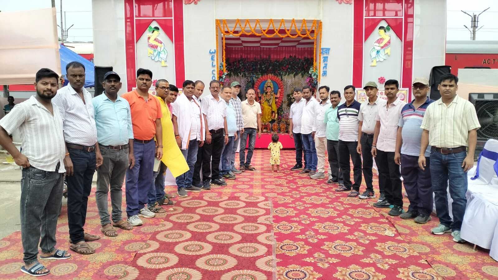 शहर में धुमधाम से मना विश्वकर्मा पूजा