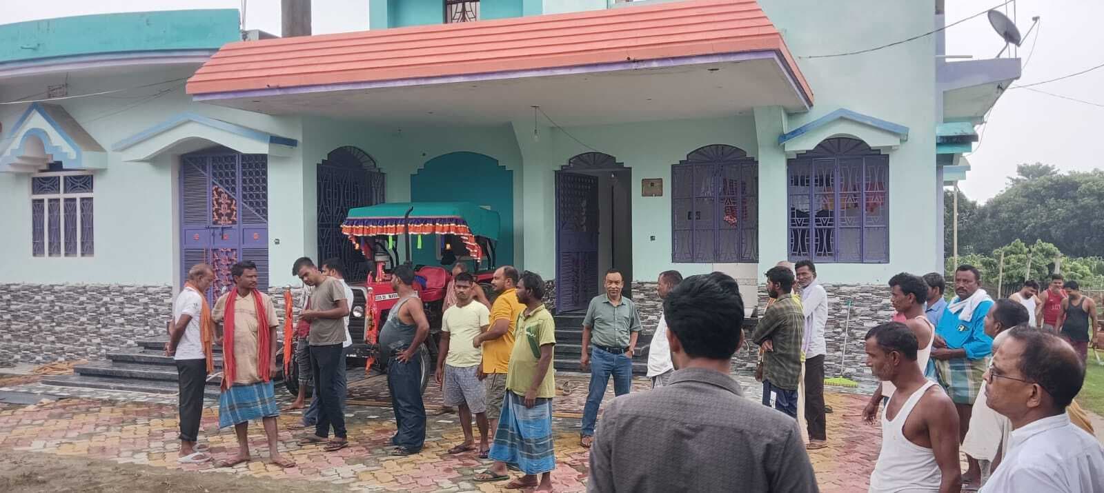 सेवा निवृत लिपिक के घर भीषण चोरी, दो चोर फरार, एक धराया