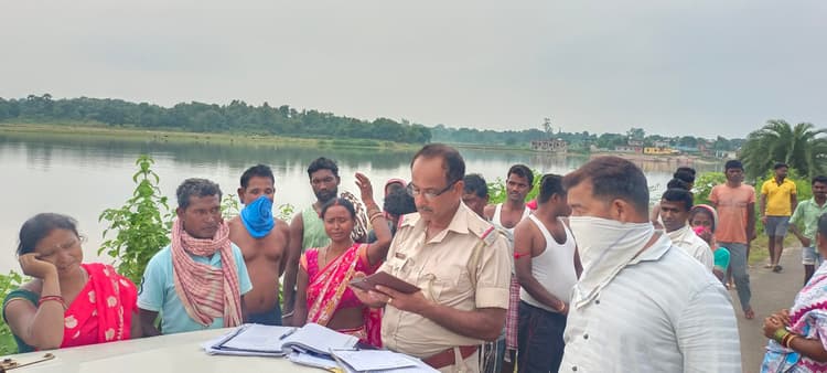 Deoghar News : तीन दिनों से गायब युवक का शव अर्धनग्न अवस्था में मिला, हत्या का आरोप