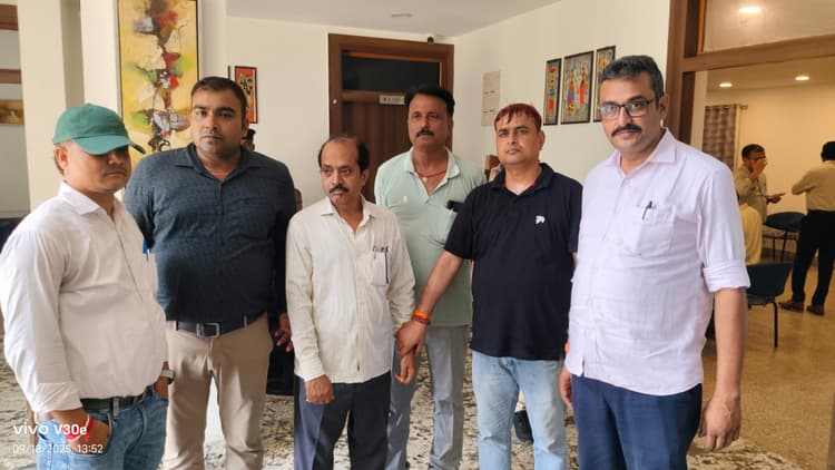 Kaimur News : 60 हजार की रिश्वत लेते पॉलिटेक्निक कॉलेज के प्रिंसिपल गिरफ्तार