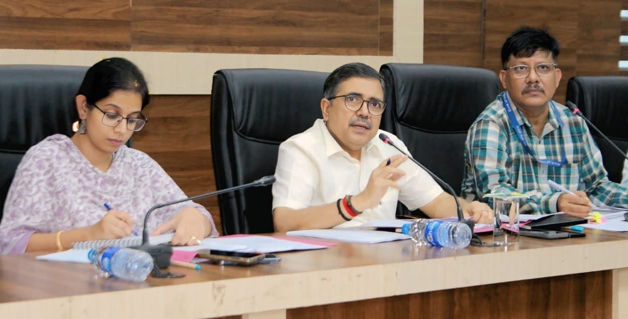 Bokaro News : बैंक अपना नजरिया बदलें, जरूरतमंदों तक पहुंचाएं बैंकिंग सेवाएं : उपायुक्त