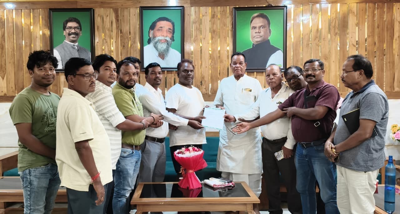 Chaibasa News : कुड़मी को एसटी बनने की मांग पर 23 तक स्टैंड क्लियर करें, वरना आंदोलन