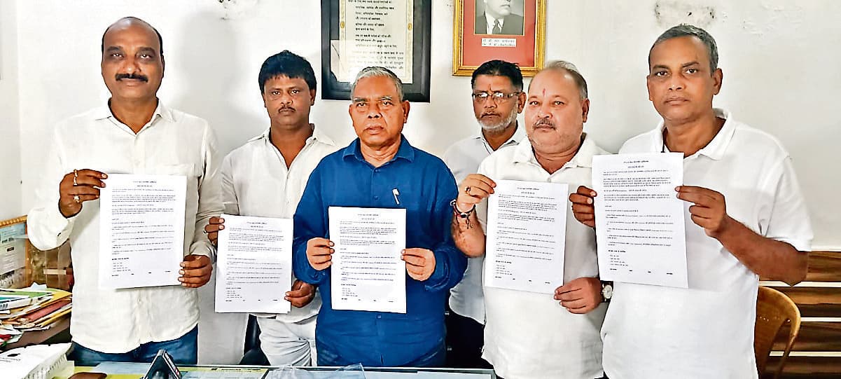 Political news : दलित, आदिवासी और पिछड़ों की वोट चोरी की गयी : कांग्रेस