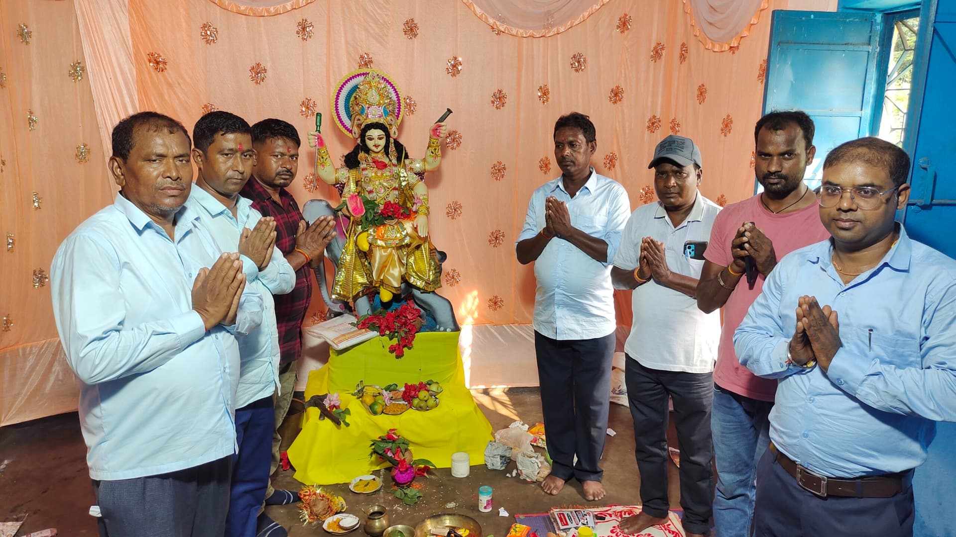 Giridih News :श्रद्धा भाव से पूजे गये शिल्पदेव भगवान विश्वकर्मा