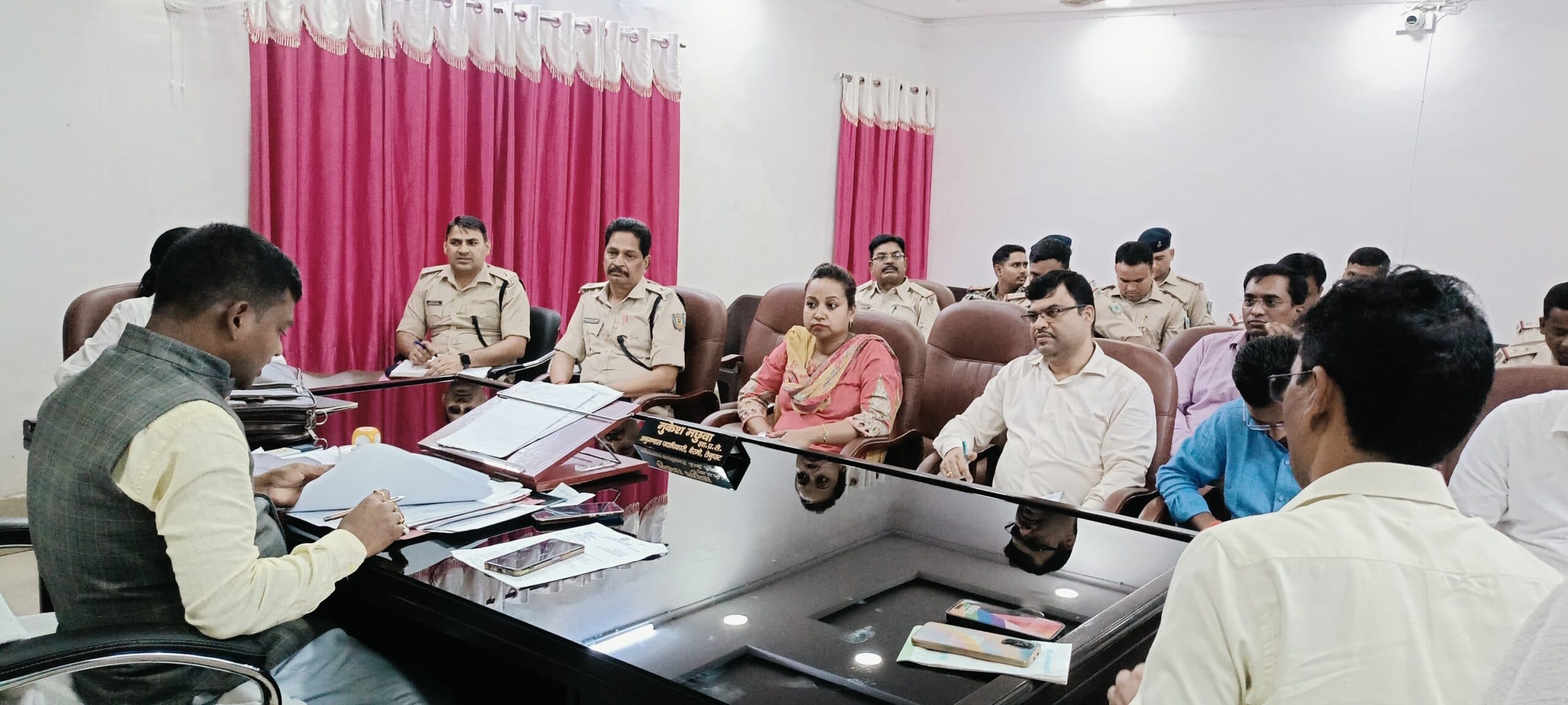 Bokaro News : पूजा में व्यवधान उत्पन्न करने वालों पर करें कानूनी कार्रवाई : एसडीएम