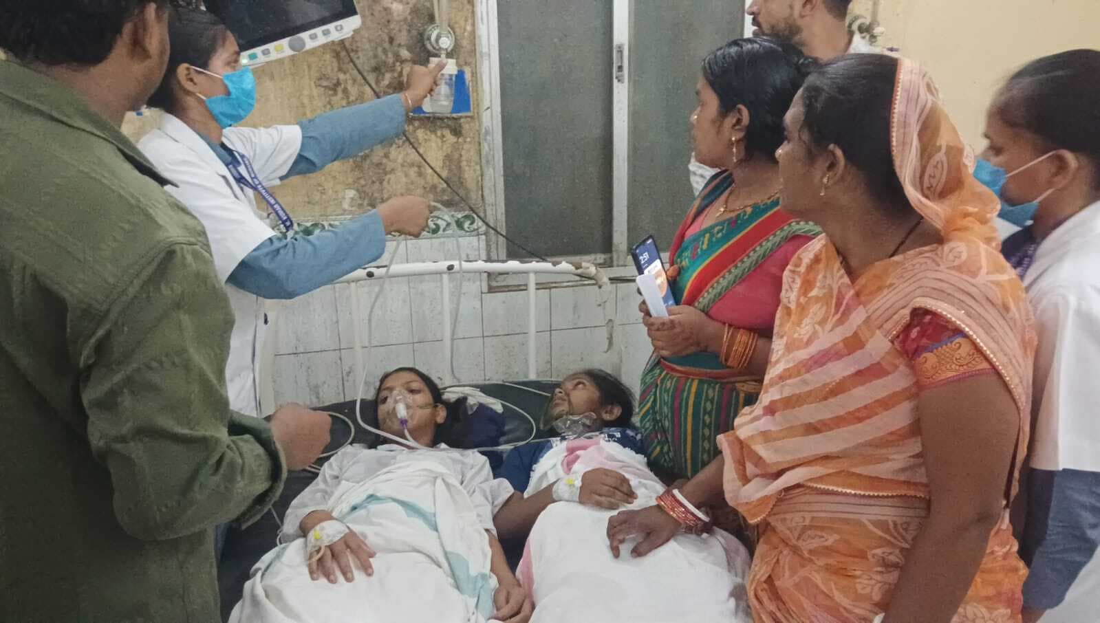 एचपीवी टीका लगने के बाद तीन छात्राएं हुईं बेहोश, सदर अस्पताल में भर्ती