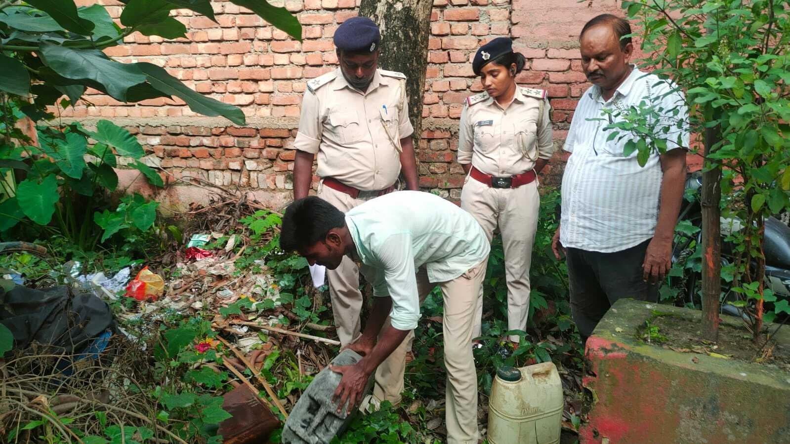 30 लीटर देसी चुलाई शराब का विनष्टीकरण किया गया