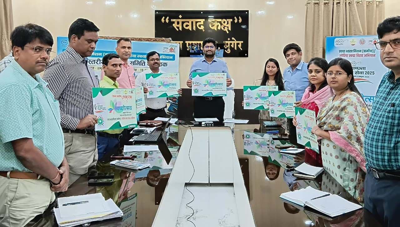 स्वच्छता ही सेवा अभियान रथ को हरी झंडी दिखाकर डीएम ने किया रवाना