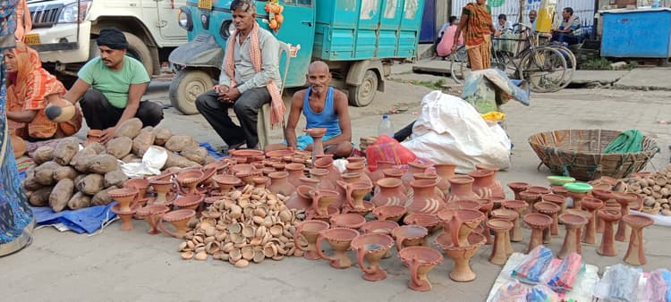 दुर्गा पूजा को लेकर बाजारों में बढ़ी चहल-पहल