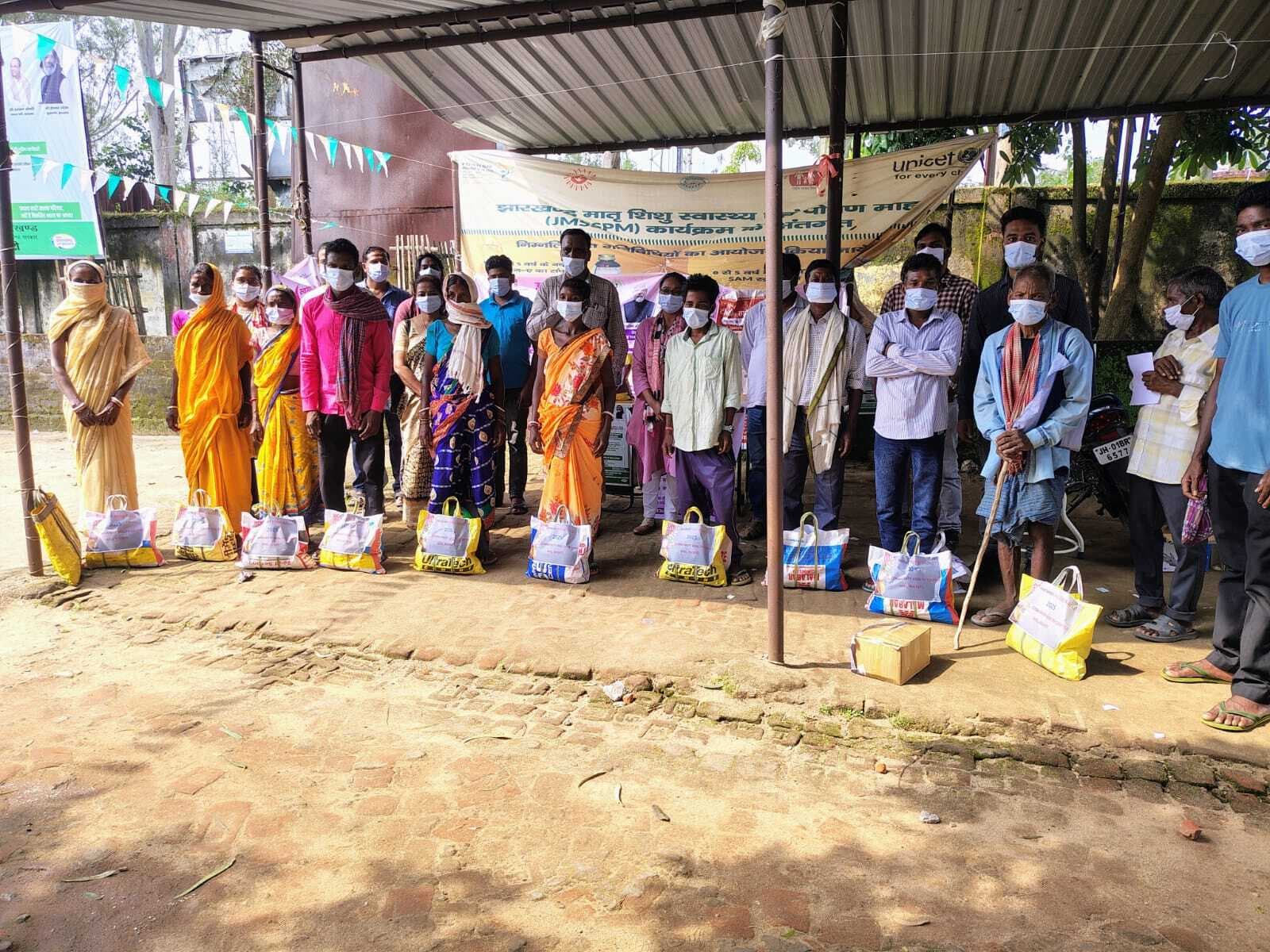 15 टीबी मरीजों को दिया गया पोषण किट