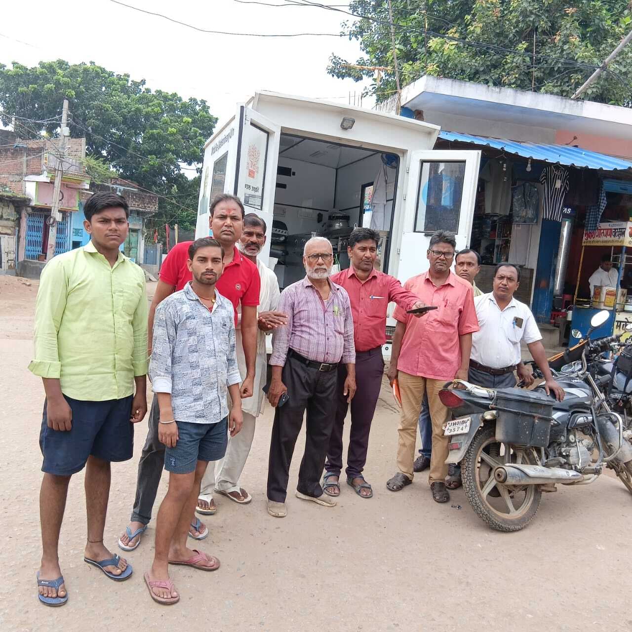 लंपी रोग  से पीड़ित पशुओं का हुआ इलाज, मोबाइल पशु चिकित्सालय ने किया कैंप