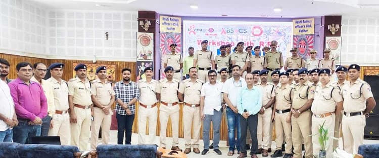 रेलवे के ऑफिसर क्लब सभागार में एचआईवी-एड्स व स्वैच्छिक रक्तदान को लेकर कार्यशाला का आयोजन