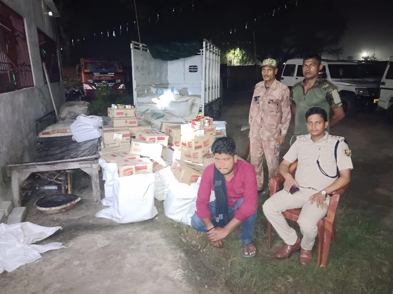 पिकअप वैन से भारी मात्रा में विदेशी शराब बरामद, एक गिरफ्तार