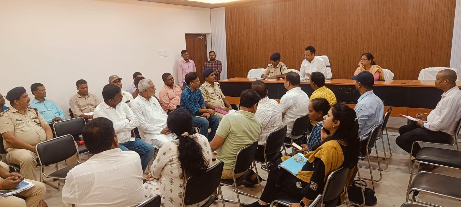 Samastipur News:सौहार्दपूर्ण वातावरण में मनायें दशहरा पर्व : एसडीओ