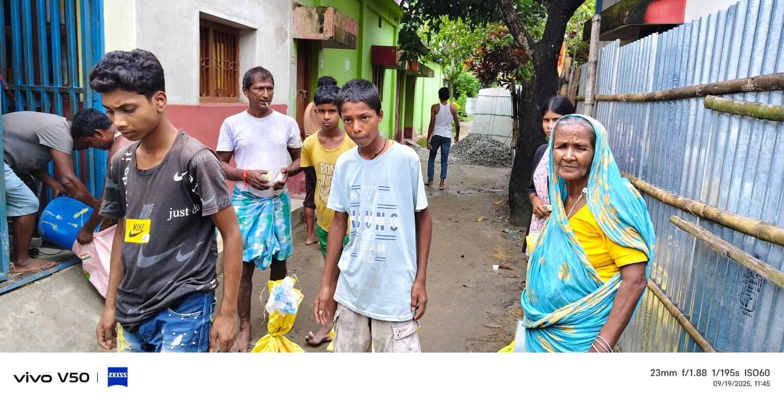 उपभोक्ता की शिकायत पर एमओ ने खाद्यान्न वितरण कराया शुरू