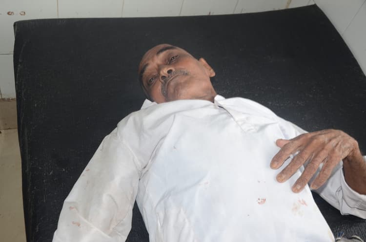 Deoghar news : फूड प्वाइजनिंग के शिकार यूपी के 11 श्रद्धालुओं को सदर अस्पताल में कराया भर्ती