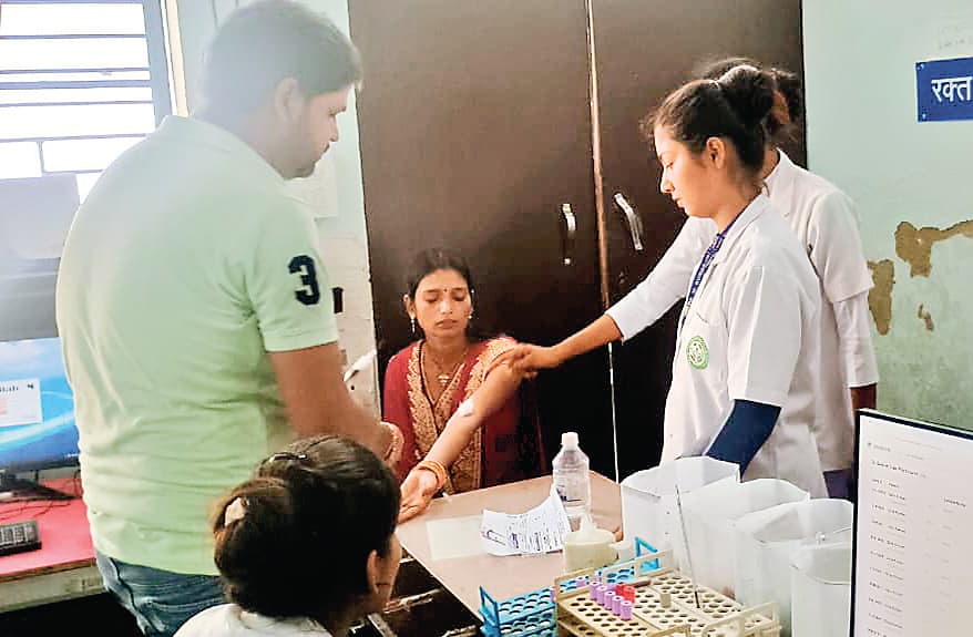 Gopalganj News : डेंगू के लक्षण वाले 23 और मरीज मिले, नहीं संभल पा रहे हालात