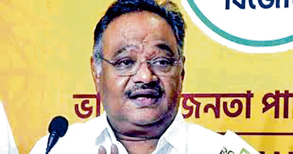 दिल्ली में दुर्गापूजा पंडालों में मोदी की तस्वीर लगाने पर बवालतृणमूल ने इसे पूजा का राजनीतिकरण बताया