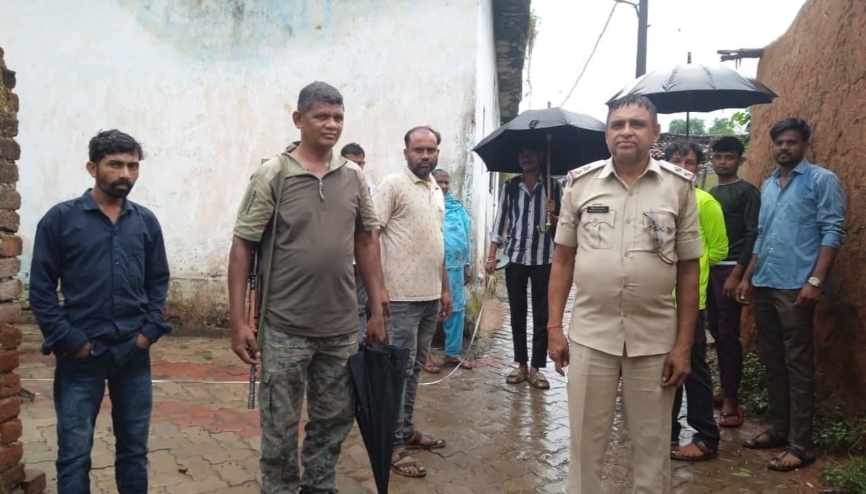 Giridih News :पुलिस की मौजूदगी में हुई विवादित जमीन की मापी