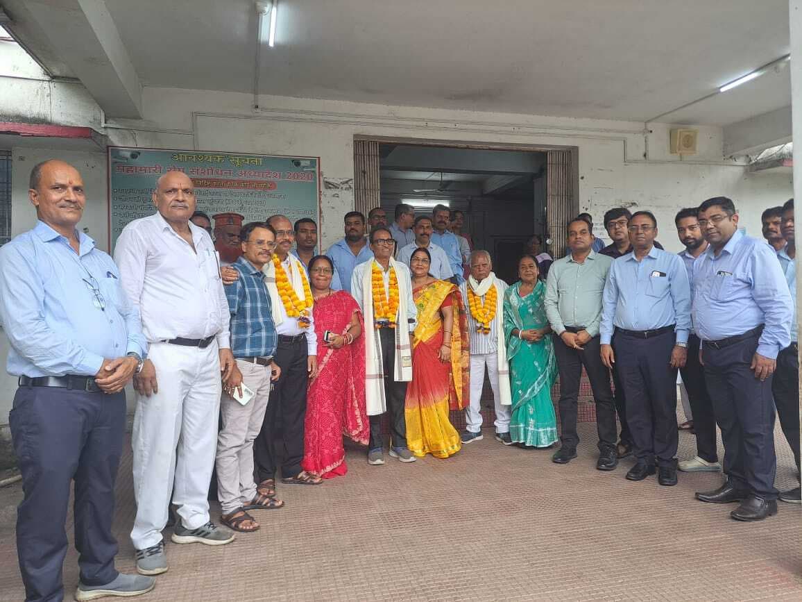 Bokaro News : तीन सेवानिवृत्त कर्मियों को दी गयी विदाई