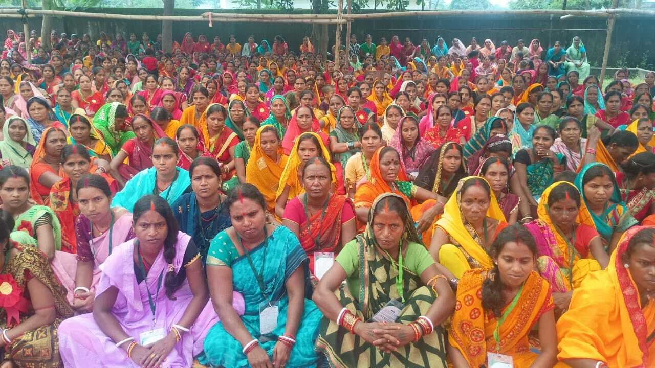 Giridih News :महिला सशक्तीकरण और आत्मनिर्भरता का सशक्त मंच है संकुल