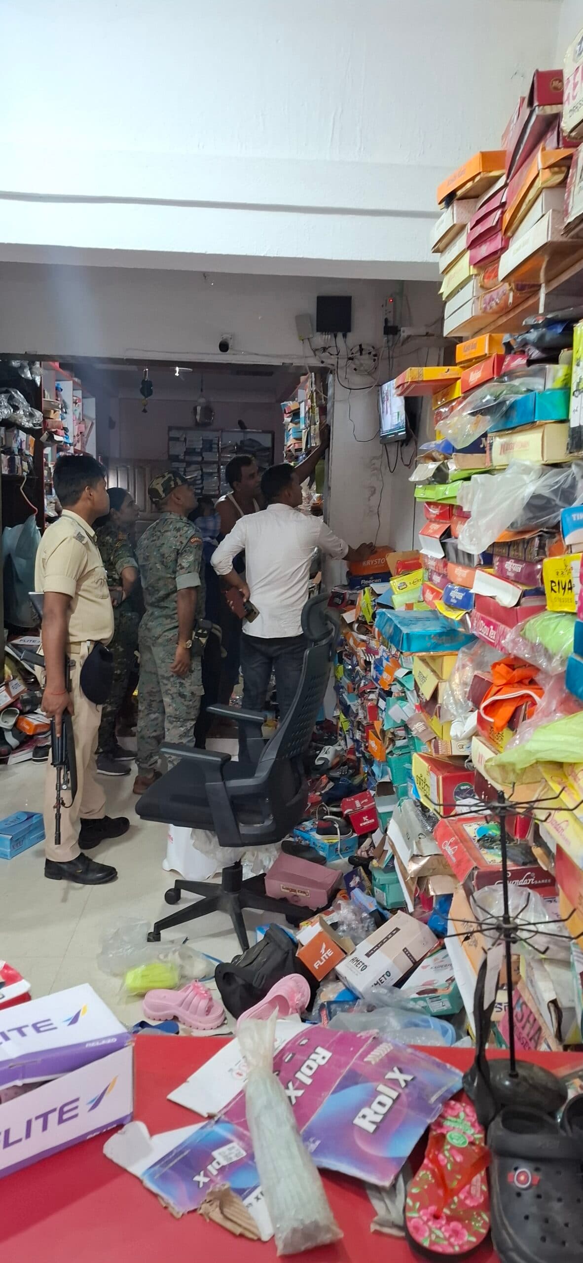 Giridih News :बिहार-झारखंड के सीमावर्ती इलाके से आधा दर्जन हिरासत में