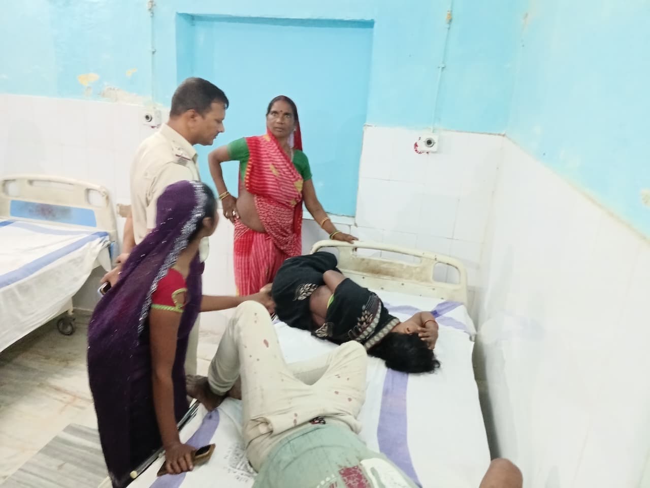 दो गुटों में मारपीट, हथियार के साथ युवक गिरफ्तार