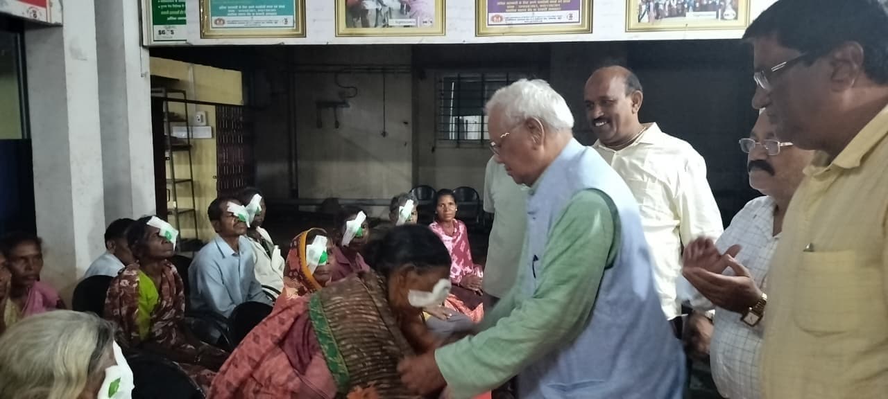 18 मरीजों का मोतियाबिंद का ऑपरेशन