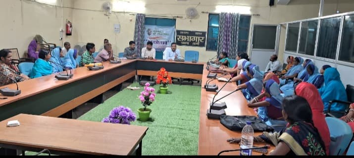 ग्राम स्तर पर अभियान चला कर स्वच्छता के प्रति करें जागरूक : बीडीओ