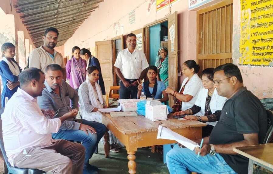 Samastipur News:छात्राओं का किया गया टीकाकरण