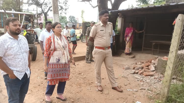 तोरपा में चला अतिक्रमण हटाओ अभियान