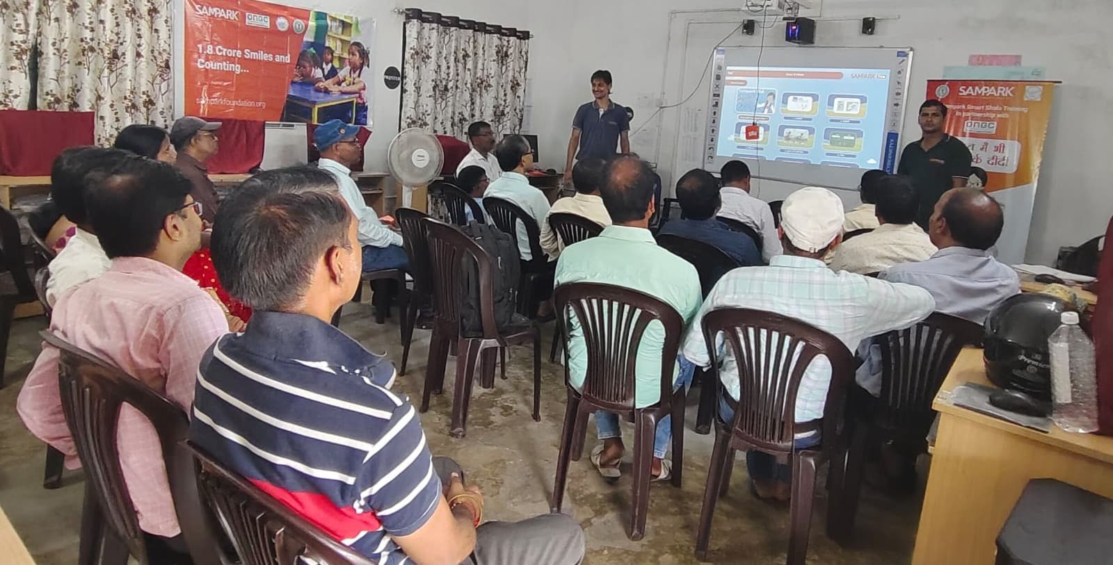 शिक्षकों को टीवी डिवाइस से पढ़ाने का दिया गया प्रशिक्षण