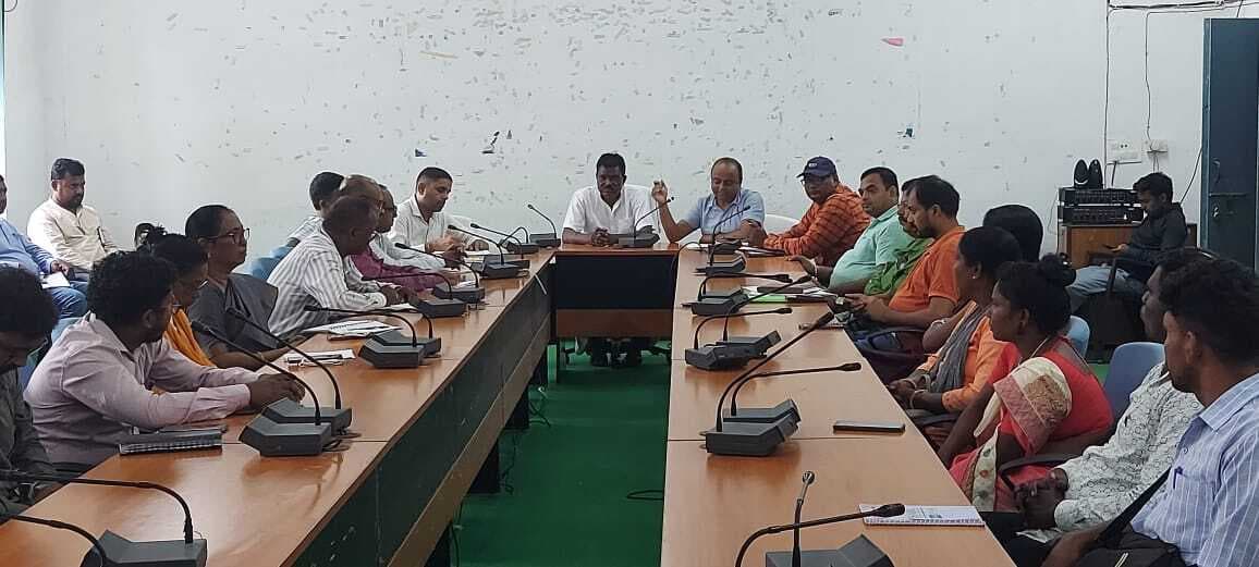 पंचायत समिति की बैठक से अनुपस्थित रहनेवाले वनपाल को शो-कॉज
