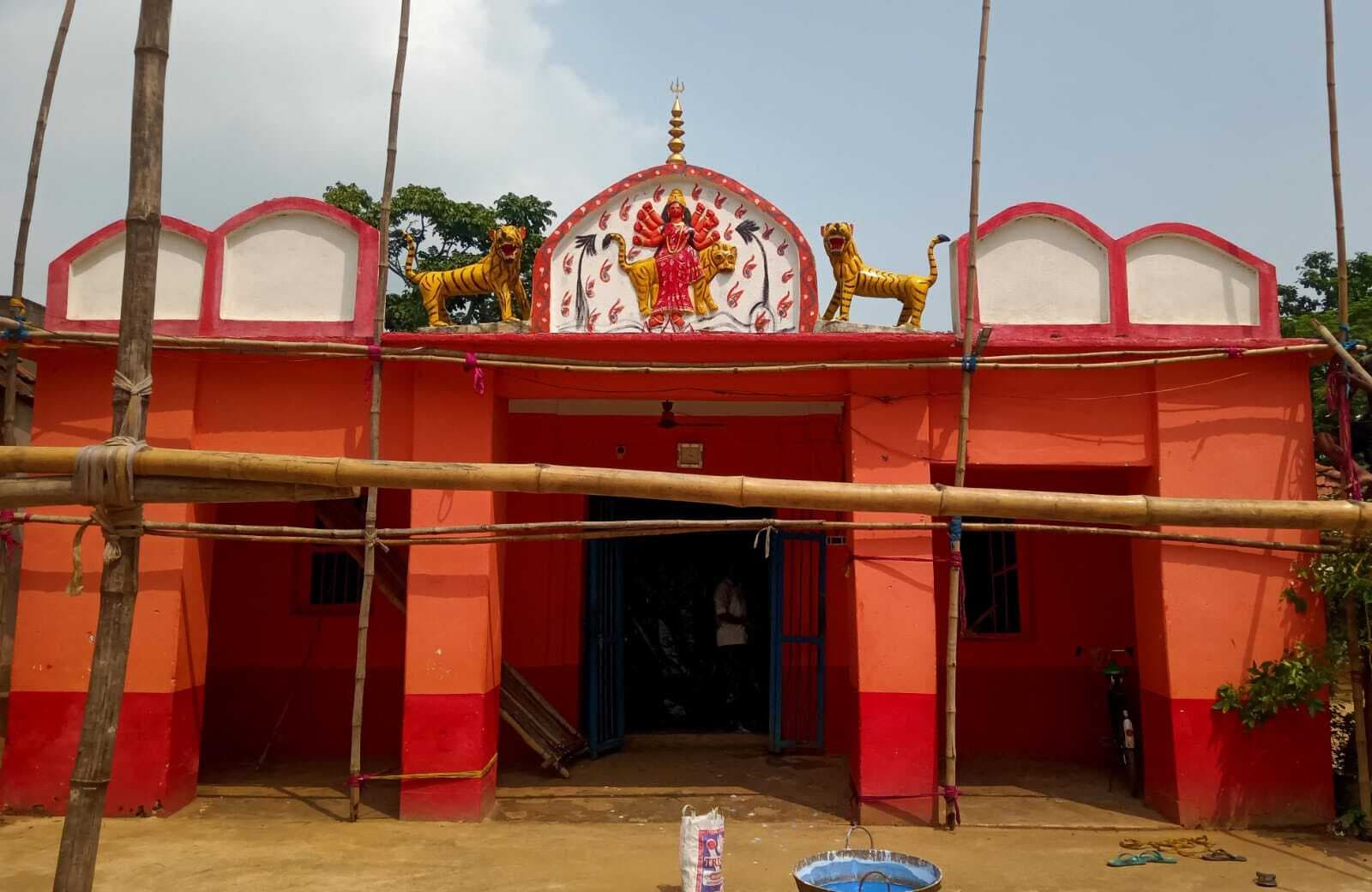 बीरभूम से पालकी में खैराडीह लाकर स्थापित हुईं मां