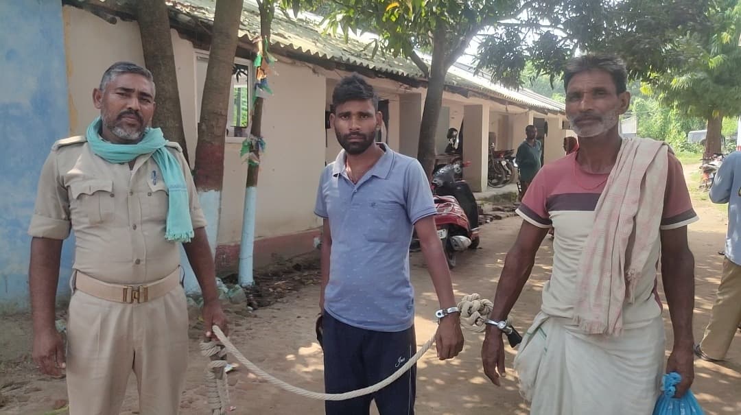 दो फरार वारंटी को पुलिस ने किया गिरफ्तार