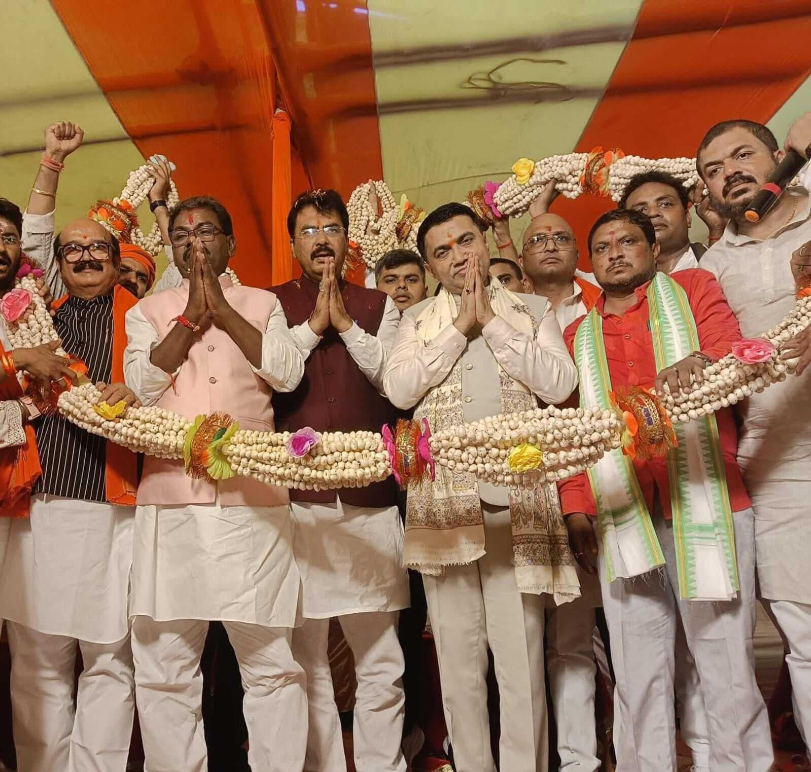 Darbhanga News: युवाओं की भागीदारी से मजबूत होता लोकतंत्र, राजनीति के साथ सामाजिक कार्यों में भी हों सक्रिय: डॉ सावंत