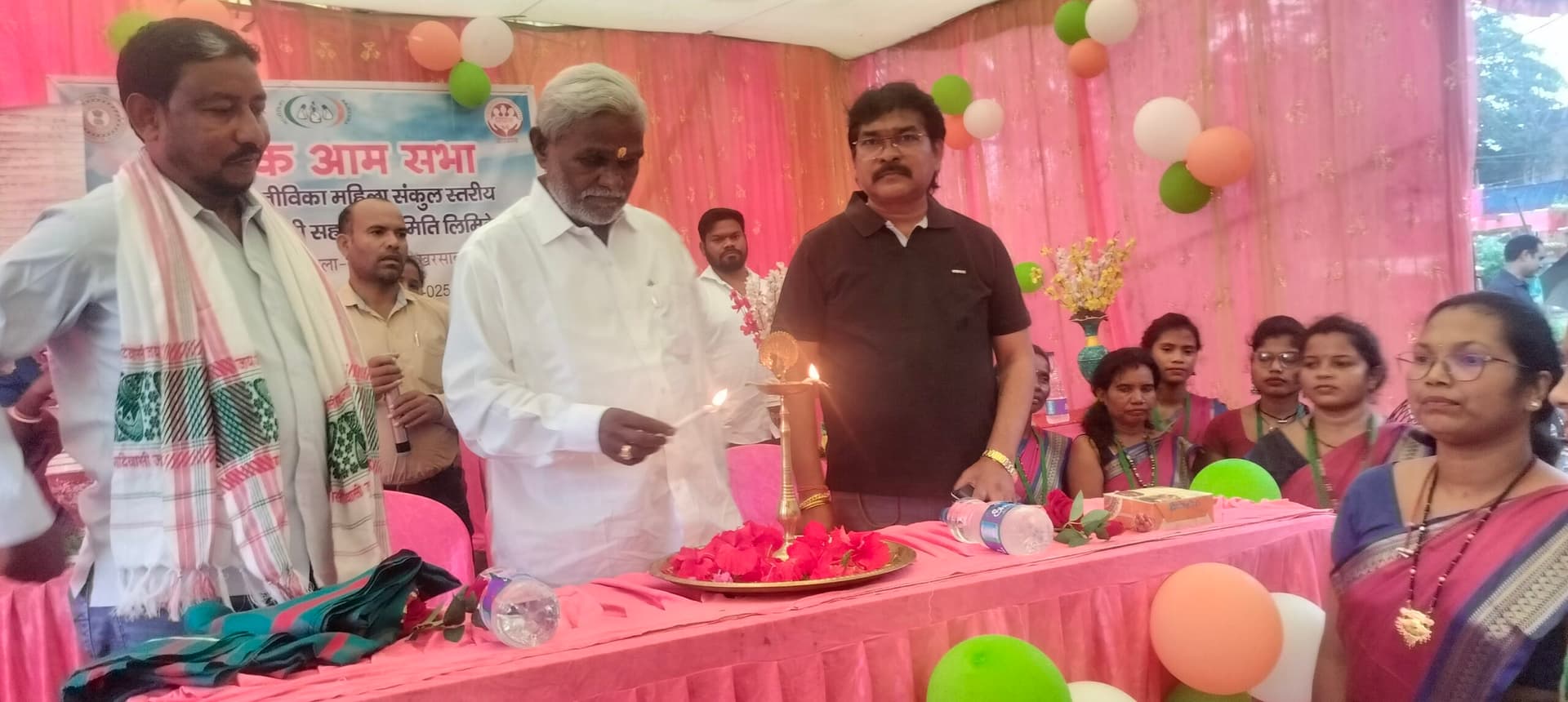Seraikela Kharsawan News : स्वयं सहायता समूह से बदल रही पारिवारिक तस्वीर : चंपाई