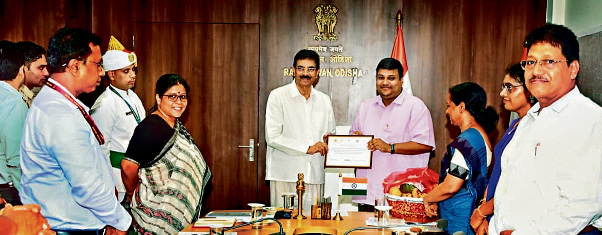 Bhubaneswar News: खुर्दा जिले के 100 टीबी रोगियों के लिए राज्यपाल ने वितरित किया पोषण युक्त खाद्य बास्केट