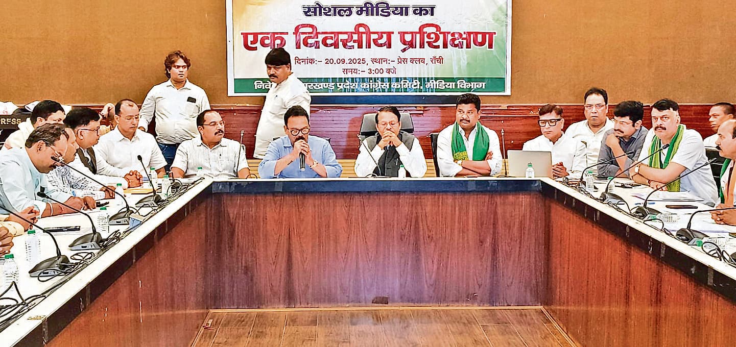 Political news : लोगों से जुड़े रहने के लिए संवाद का माध्यम मजबूत रखें : के राजू