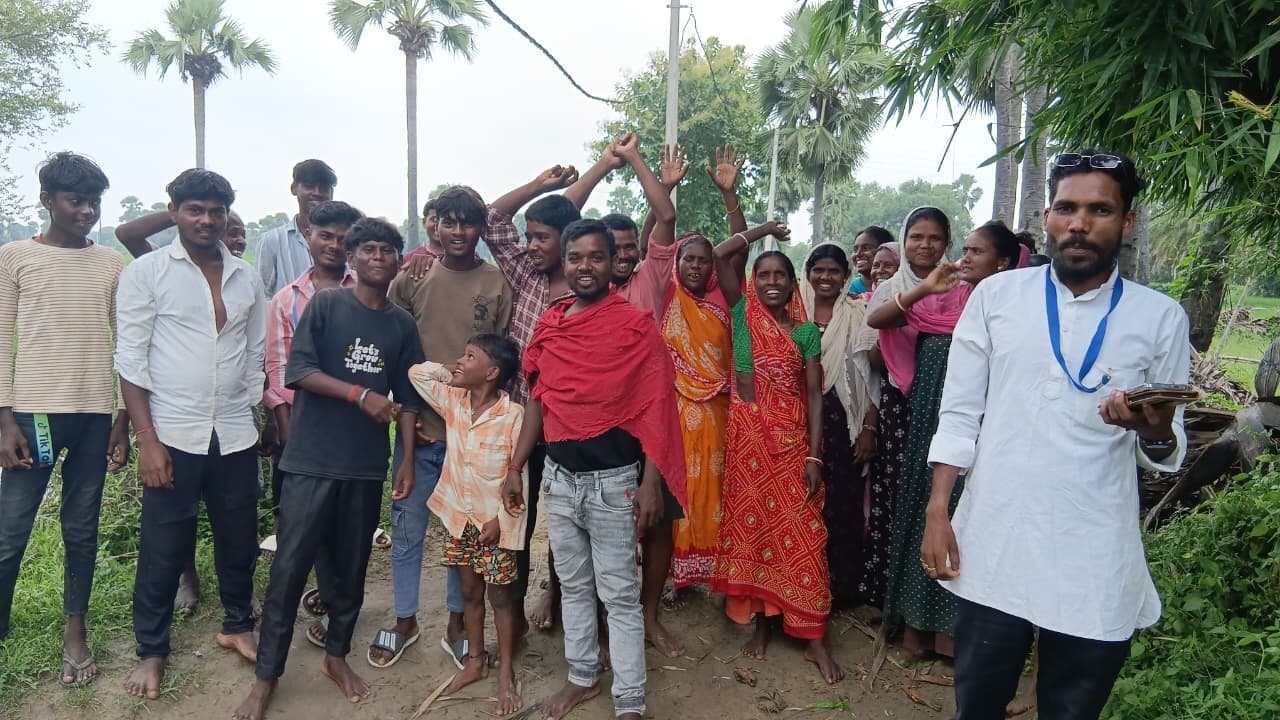 रोड नहीं, तो वोट नहीं का ऐलान