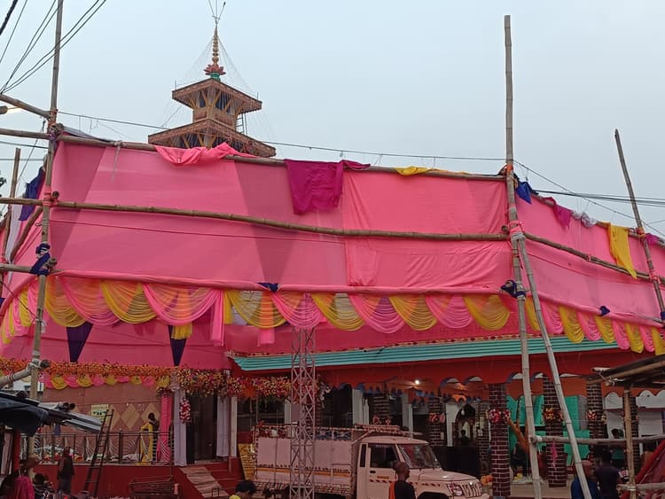 150 वर्षों से हो रही बड़ी दुर्गा स्थान में मां की आराधना