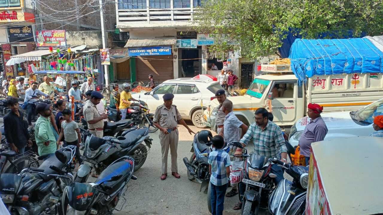 यातायात नियम तोड़ने वालों से 10 लाख 10,500 रुपये का वसूला गया जुर्माना