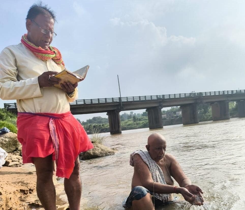पितृपक्ष के अंतिम दिन तर्पण कर श्राद्ध पर्व मनाया गया