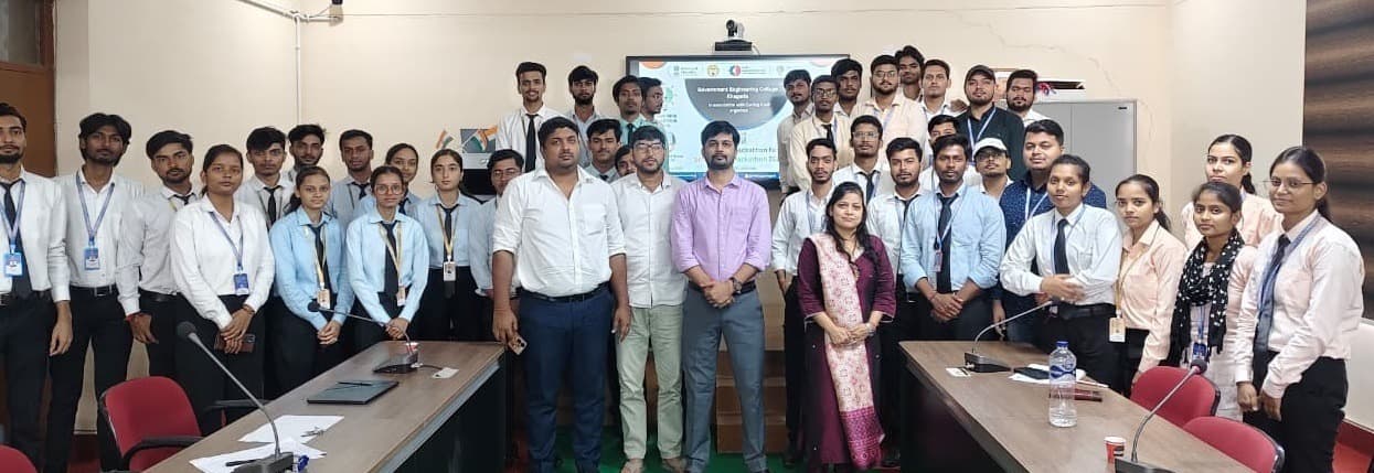 छात्रों को भविष्य की चुनौतियों का सामना करने को ले तैयार करेगा प्रतियोगिता: प्राचार्य