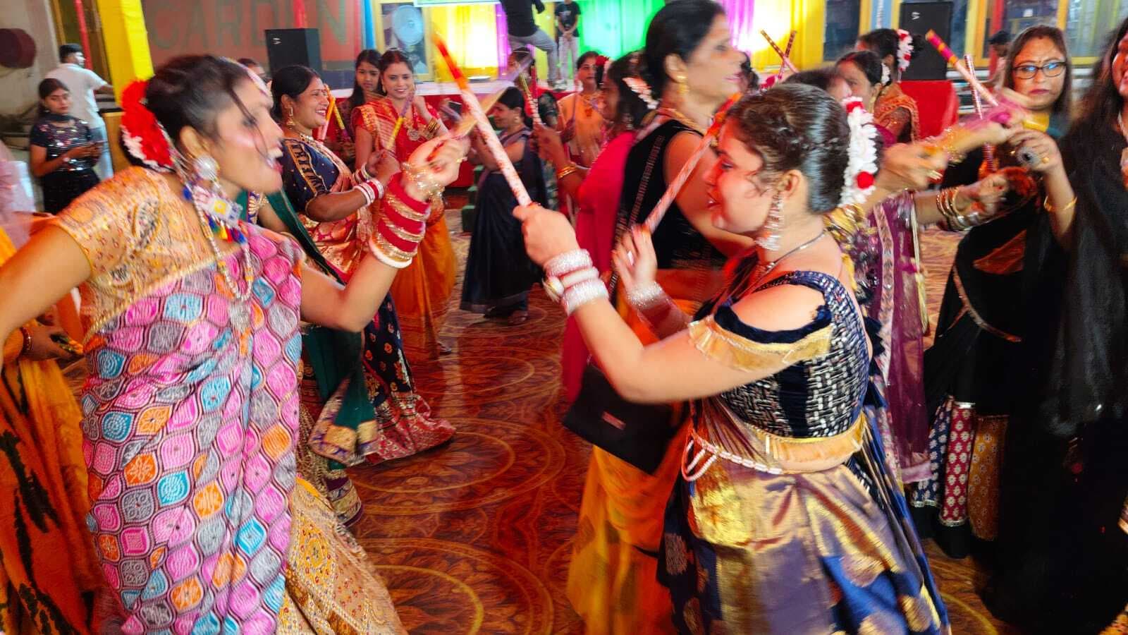 डांडिया महोत्सव में दिखा सुर और ताल का संगम