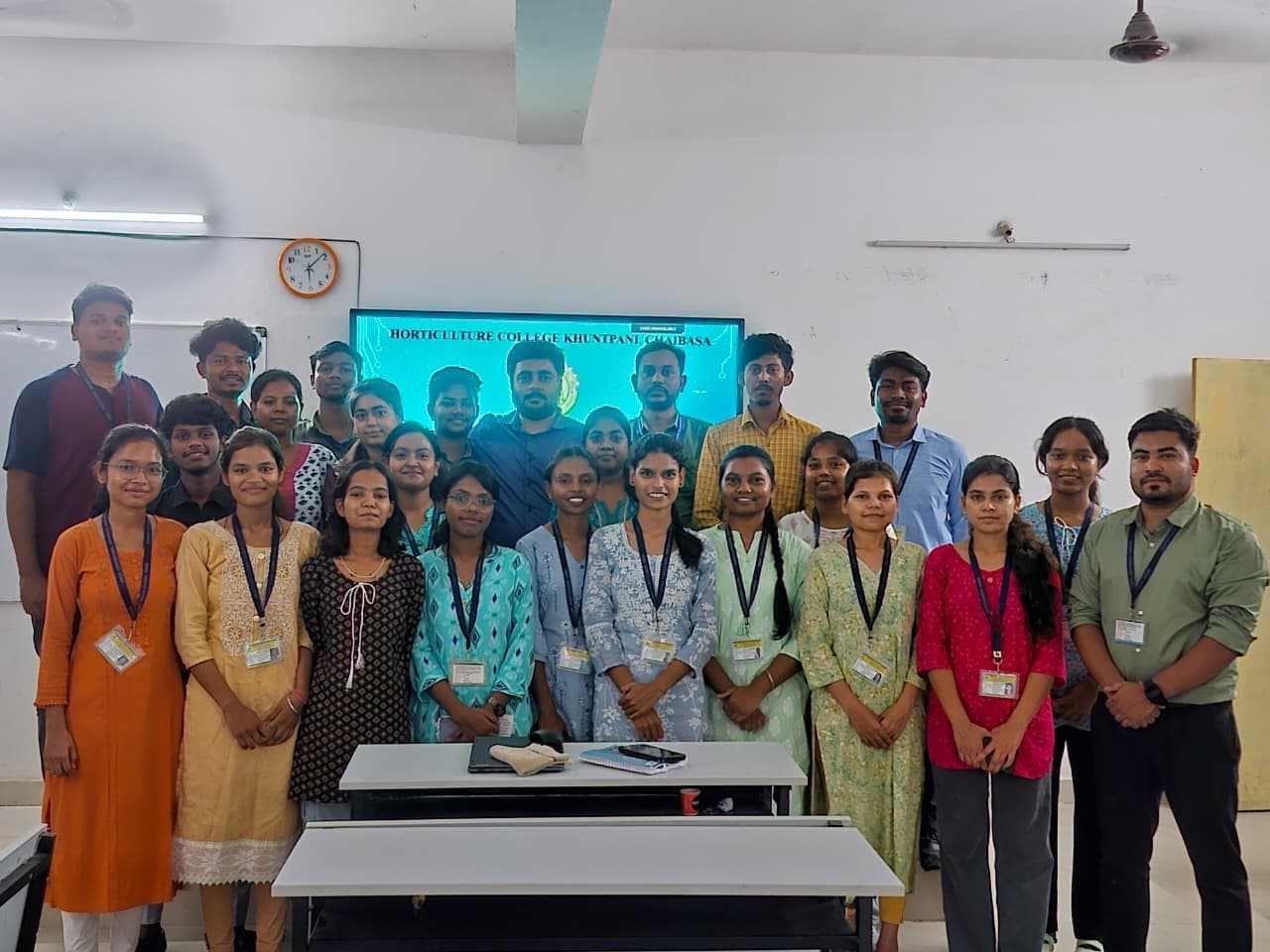 Seraikela Kharsawan News : कृषि के क्षेत्र में युवाओं की भागीदारी समय की मांग