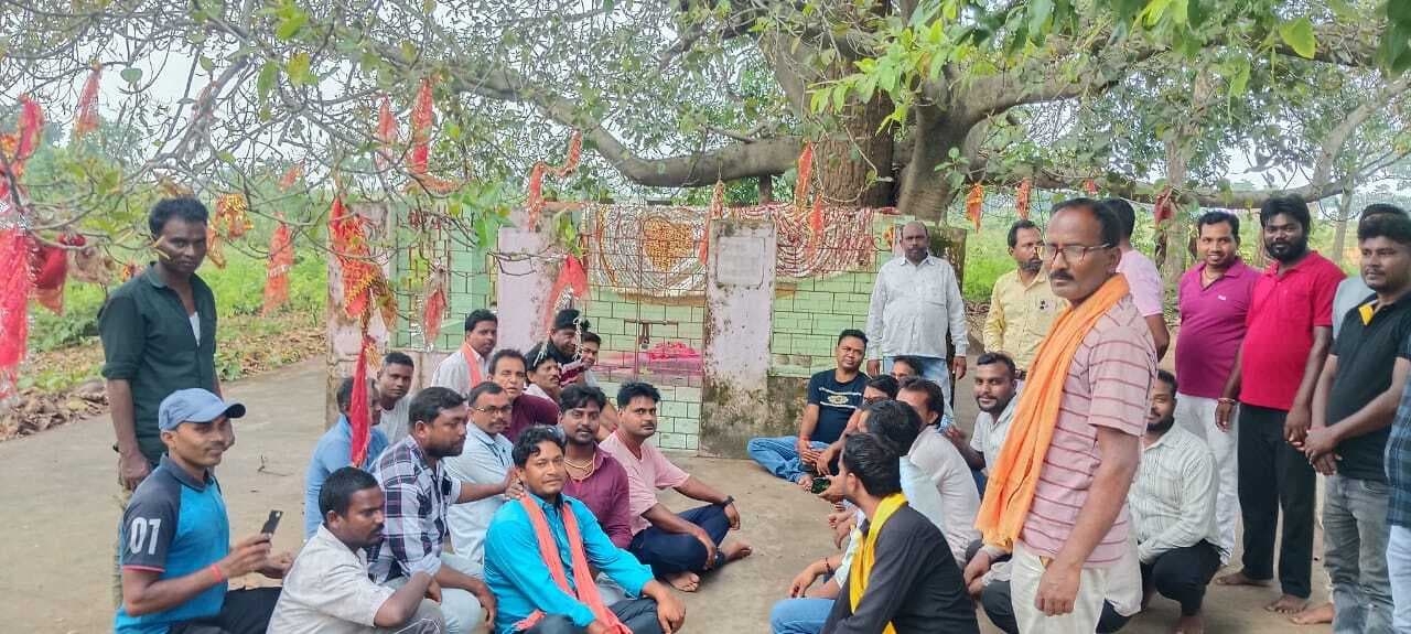 Bokaro News : हड़ताल पर गये विद्युत कर्मियों ने समझौते के बाद आंदोलन किया समाप्त